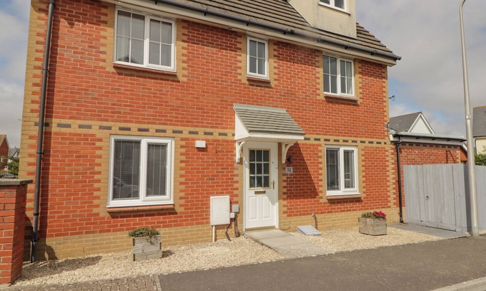 Barry Cottage | 12 CLOS YR WYLAN, pet friendly, character holiday cottage in Barry