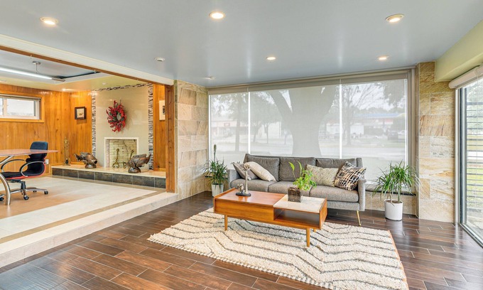 Sharpstown House | 12 Mi to Dtwn Houston: Peaceful Home w/Yard!