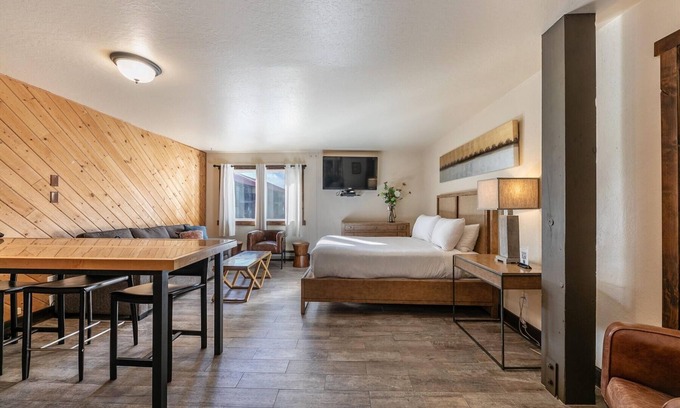 Truckee Condo | 122 Bldg B 1 Bedroom Studio