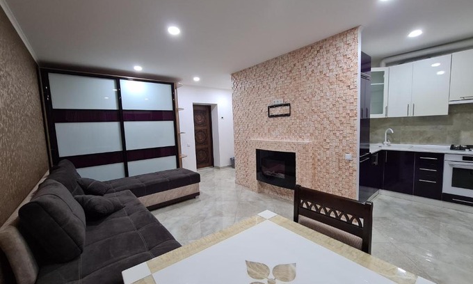 Chernovtsy Apartment | 127-Avenue Apartment
