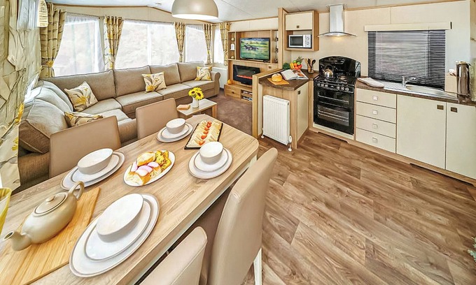 Wigton House | 12ft-wide caravan with one double and two twin.