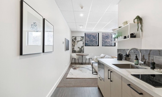 Lake Hayes Condo | 12th Avenue Queenstown Suite 13