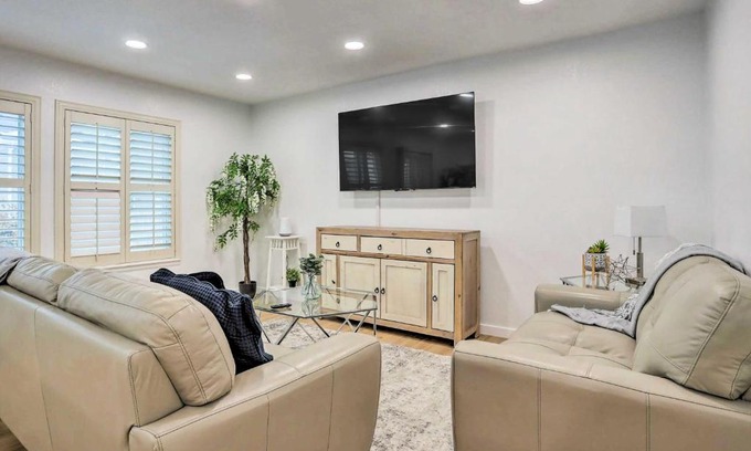 Northglenn House | 13 Mi to Dtwn Denver Northglenn Townhome with Patio