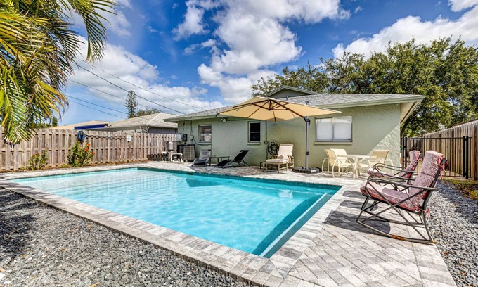 Naples Park House | 132 m² House ∙ 3 bedrooms ∙ 8 guests