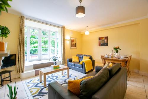 Galway City Centre House | 133 - Large Duplex House by Shortstays
