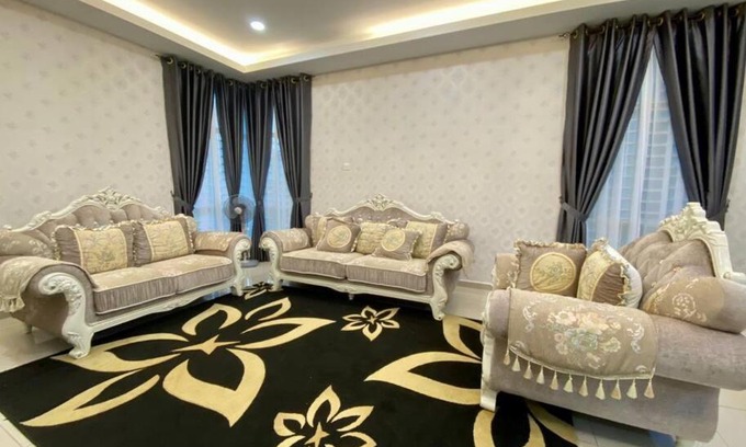 Ayer Keroh House | 13StayCation Islamic Homestay