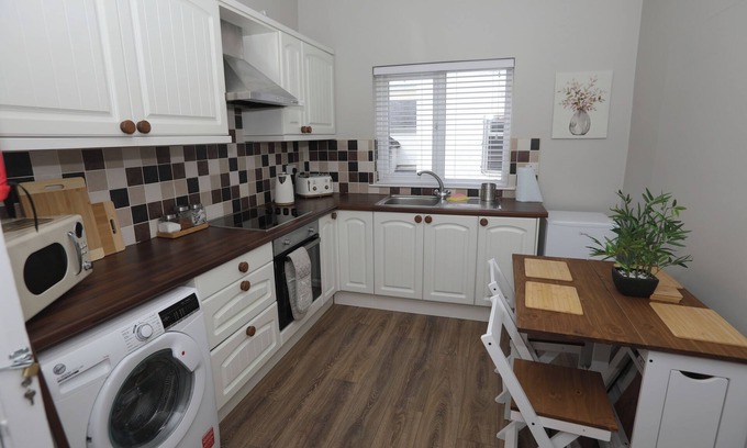 Londonderry House | 14 Chamberlain Street, Derry: Epic Location