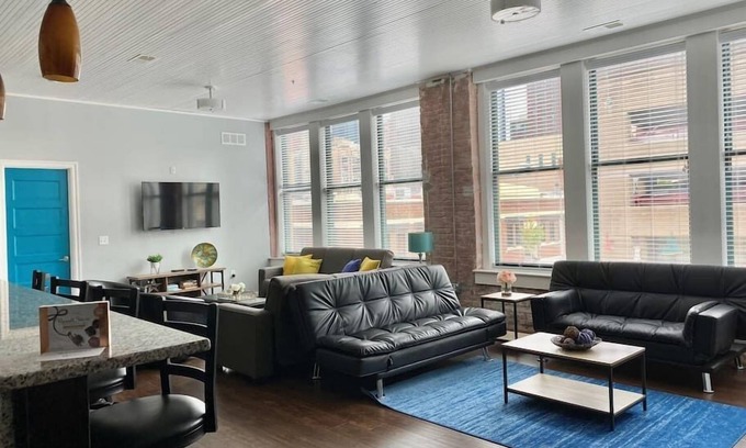 Garment District Hotel | 1480Sq ft 2BR/2BA Loft Downtown KC Historic Build