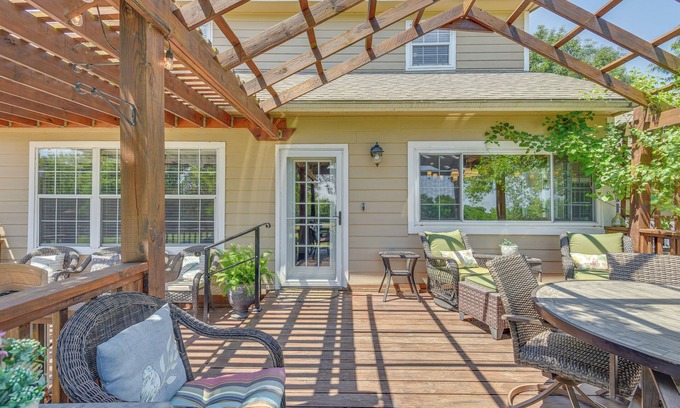 Sperry House | 15-Acre Retreat near Dtwn Tulsa & Skiatook Lake