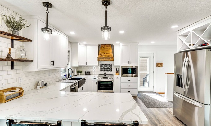 Hartford House | 15 Mi to Downtown Sioux Falls: Gem w/Yard!