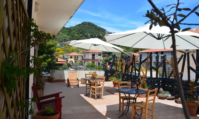 Nicolosi Apartment | 15 minutes from Etna Volcano, apartment with terrace