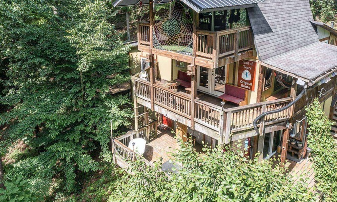 Woodstock House | 15% Off 3+ Nights! Escape to Edward – The Hut