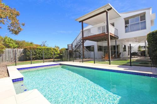 Mount Coolum House | 15 Wave Crescent