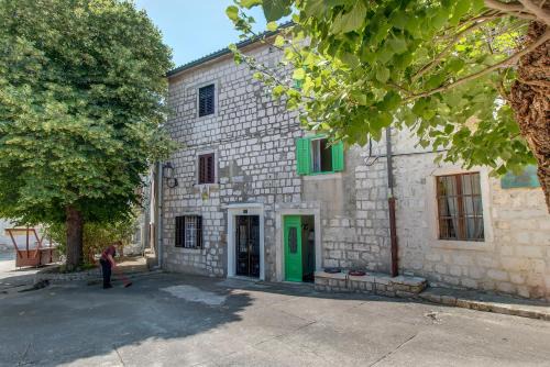 Mali Losinj Apartment | 15th Century House in Osor