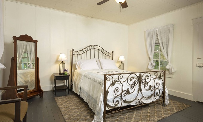 Clio Bed & Breakfast | 1887 West Virginia Farm House-Strawberry Farm B&B