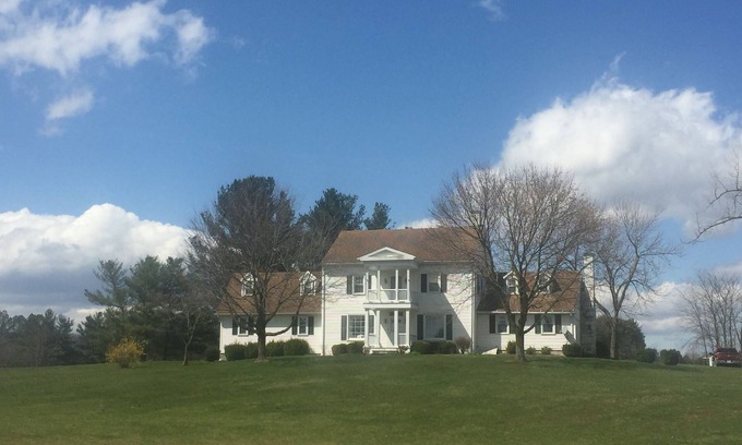 Mount Jackson Other | 18th Century log Farm House in the heart of the Shenandoah wth all the comforts.