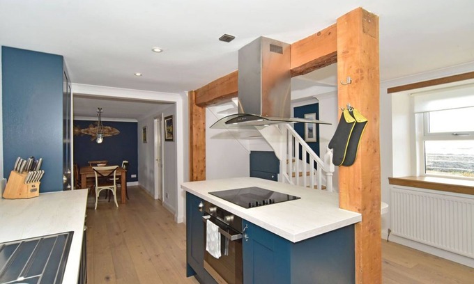 Johnshaven House | 19 Fore Street - Beach view cottage in a quiet coastal village