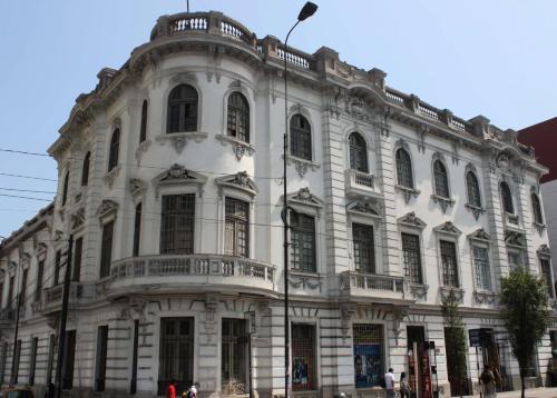Cercado de Lima Hostel | 1900 Backpacker's Hostel
