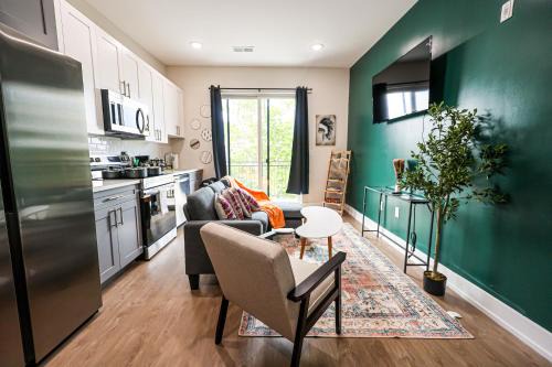 Mantua Apartment | 1bed1bath-kingbed-wifiwdcentral