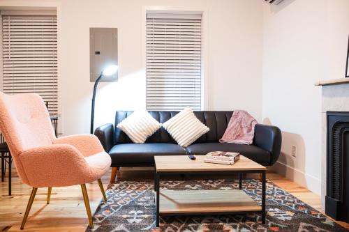 Corn Hill Apartment | 1bedequippedkitchendttvhighfallswifi