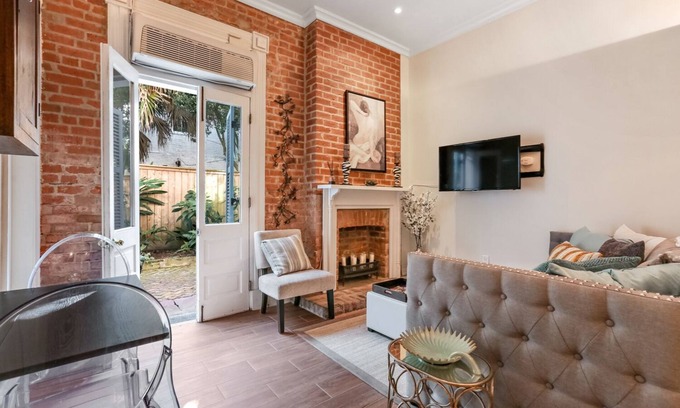 South 7th Ward Condo | 1BR 1BA Condo w/pool near Bourbon St - 3 min walk