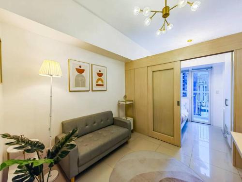 Barangka Ilaya Apartment | 1BR Condotel with Balcony at SM Light Residences #LT03