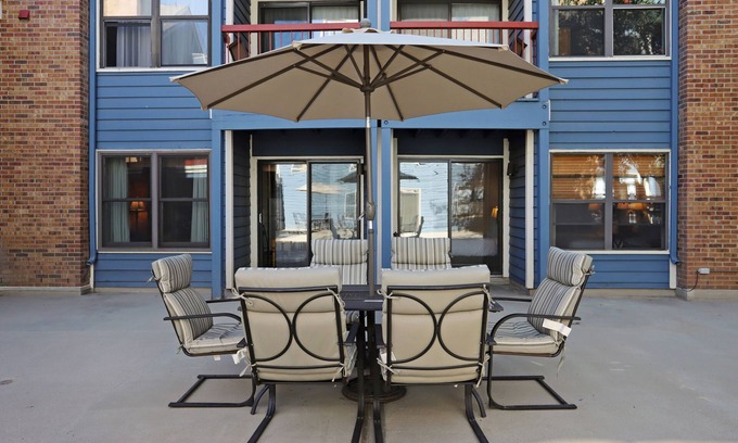 Historic District Condo | 1br Cozy Winter Hideway- Walk To Apres, Shops, Fun- Sleeps 6 1 Bedroom Condo by RedAwning