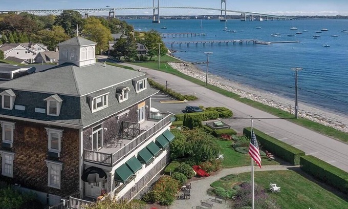 Jamestown Condo | 1br Suite Condo Overlooking Breathtaking Narragansett Bay!