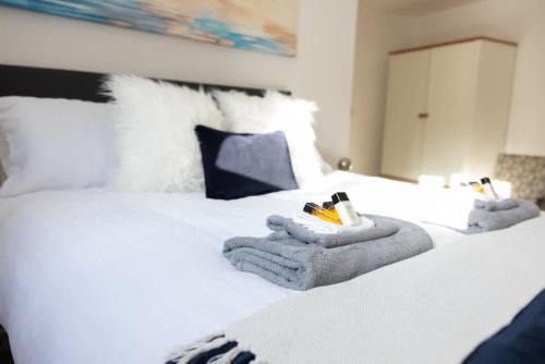Exmouth Apartment | 1BR w Sofa Bed Private Yard