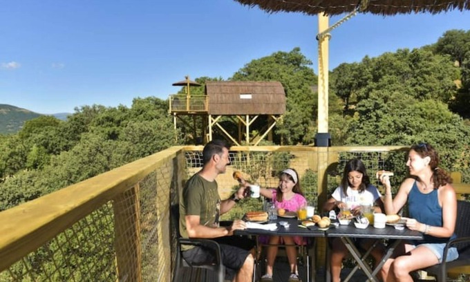 Gargantilla del Lozoya Cabin | 1encantadora Cabaña en el Árbol con Ducha y Aircon