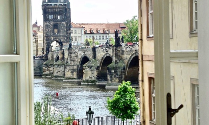 Prague 1 Apartment | 1st floor-VIEWS Ch-Bridge an Castle-Featured in Telegraph NP