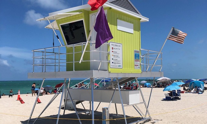 Bal Harbour Apartment | 2 +1 Bed 2 Bath PH Terrace unit - 1 Block from Beach W/Parking