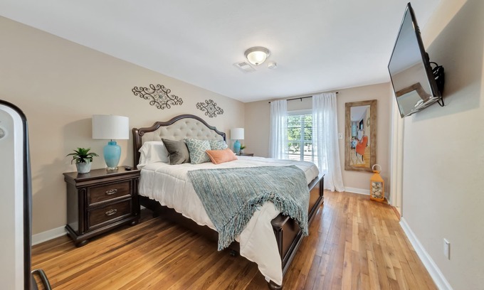 Boulevard Oaks Apartment | 2.6 miles to Med Center☀Washer & Dryer ☀King Bed☀Netflix☀4KTV☀