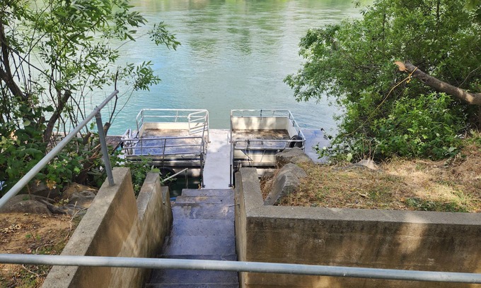 Red Bluff House | 2 acres 3 bed 3.5 bath on the Sacramento River.