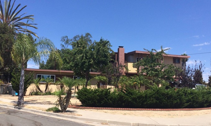 Lincoln Acres House | 2 Bed 2 Bath 15-20 Minutes to all the Best of San Diego!