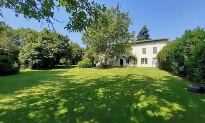 Saint-Seurin-de-Prats Apartment | 2 Bed apartment with private pool on the Dordogne River, restaurants 2 min walk.