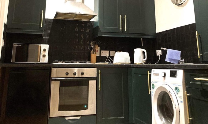 New Lodge Apartment | 2-bed Apartment in Belfast Near City Centre