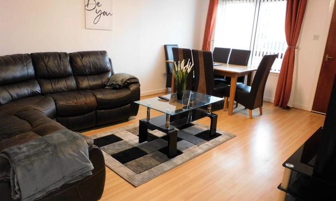 Paisley Apartment | 2 bed Apt on Quiet Cul-de-Sac, Fab Location