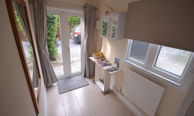 Denbigh Cabin | 2-bed Cabin Sleeps 4 -small Pets Ok -free Parking