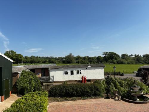 Cullompton Ski Chalet | 2 Bed Chalet on working farm