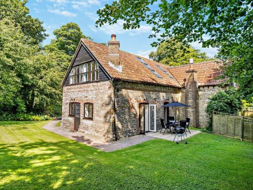 Maiden Newton House | 2 Bed in Abbotsbury 92416