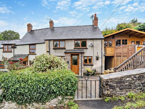 Bwlch House | 2 Bed in Bwlch BN138