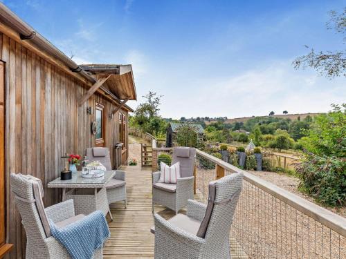 Leominster House | 2 Bed in Leominster 78637