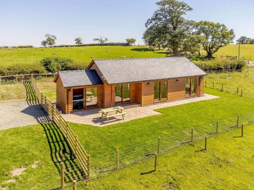 Llandrindod Wells House | 2 Bed in Llandrindod Wells 89064