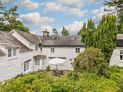 Machynlleth House | 2 Bed in Machynlleth 93082