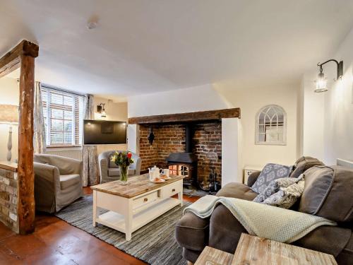 Slimbridge House | 2 Bed in Slimbridge 90719