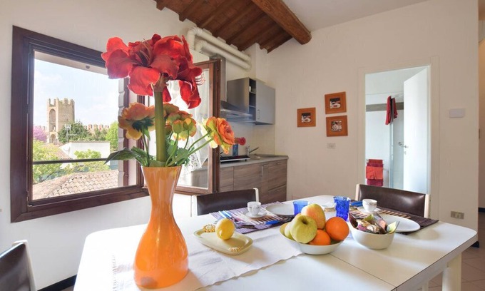 Montagnana Apartment | 2 Bed-Sleeps 6-AirCon-Town Centre-Free Parking