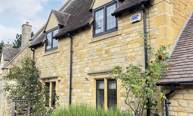 Stretton on Fosse Cottage | 2 bedroom accommodation in Stretton-on-Fosse, near Moreton-in-Marsh