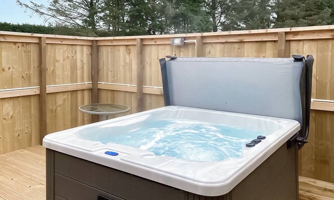 Newton Stewart Ski Chalet | 2 bedroom accommodation in Glenluce, Newton Stewart