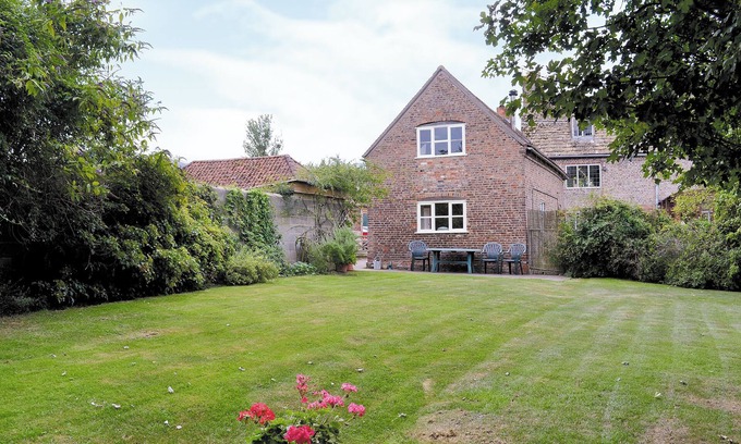 Whitminster Cottage | 2 bedroom accommodation in Whitminster